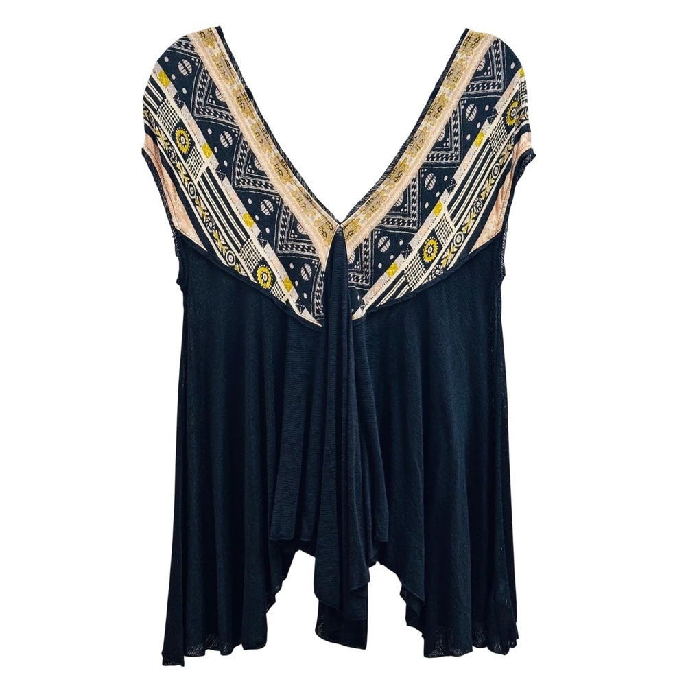 Free People Black Geometric Print V-Neck Sharkbite Hem Boho Top Small OB413346